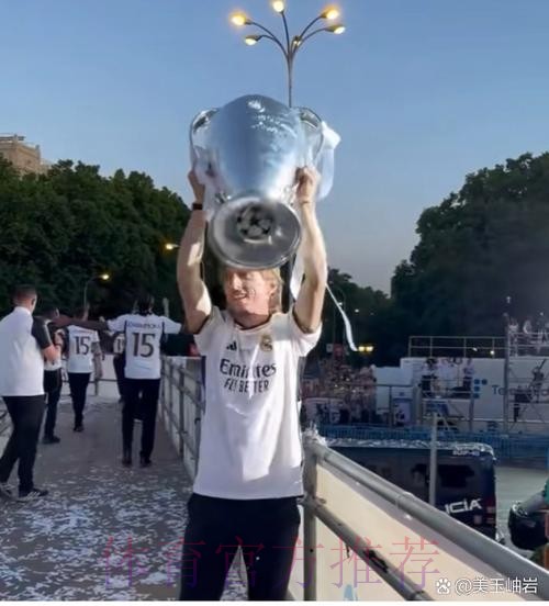 罗马诺:莫德里奇和皇马完成续约 已经签署合同 罗马诺:莫德里奇和皇马完成续约 已经签署合同